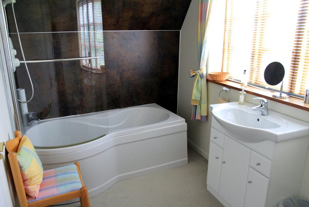 Westacre Lodge ออคเทอราร์เดอร์ ภายนอก รูปภาพ